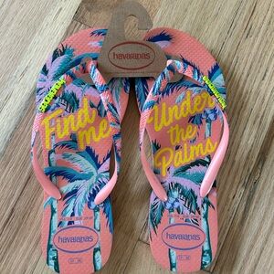 Havaianas Coral Tropical Palm Flip Flops